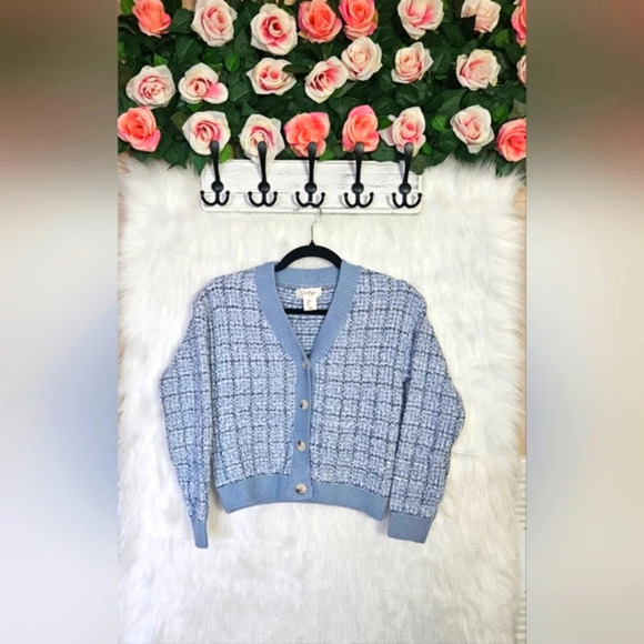 Jessica Simpson Classic Cropped Knit Romance Cardigan - Picture 1 of 6